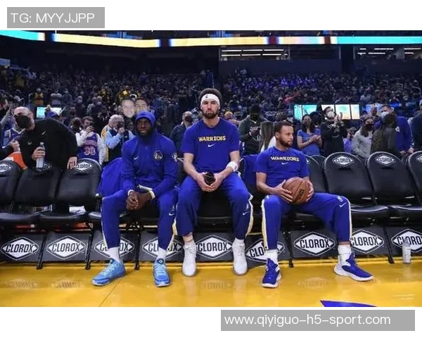 水花兄弟情深库里期待克莱在勇士结束职业生涯即使是一天短合同也无妨